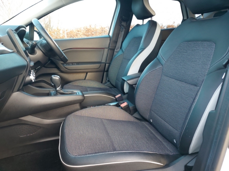 Renault Captur 1.6 E-tech Plug-in Hybrid 160 Techno White #5