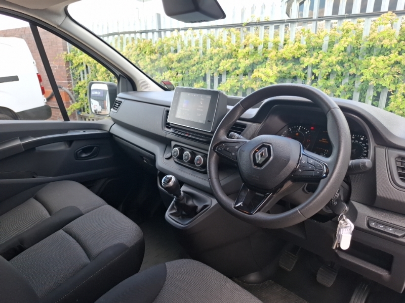 Renault Trafic Sl30 Blue Dci 130 Advance Safety Van White #3