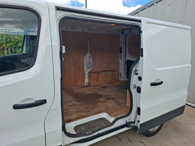 Renault Trafic Sl30 Blue Dci 130 Advance Safety Van White #6