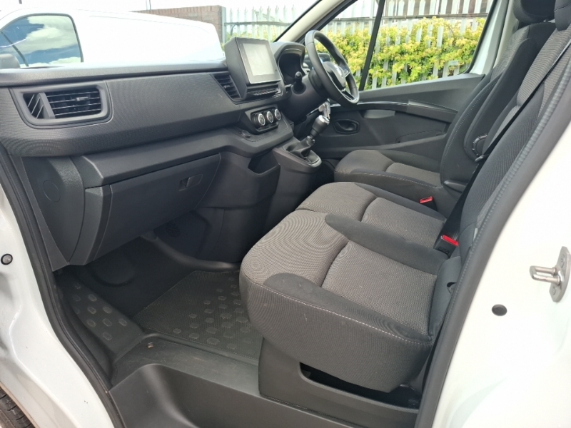 Renault Trafic Sl30 Blue Dci 130 Advance Safety Van White #5
