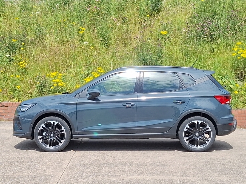Seat Arona 1.0 Tsi 115 Fr Sport Dsg Blue #4
