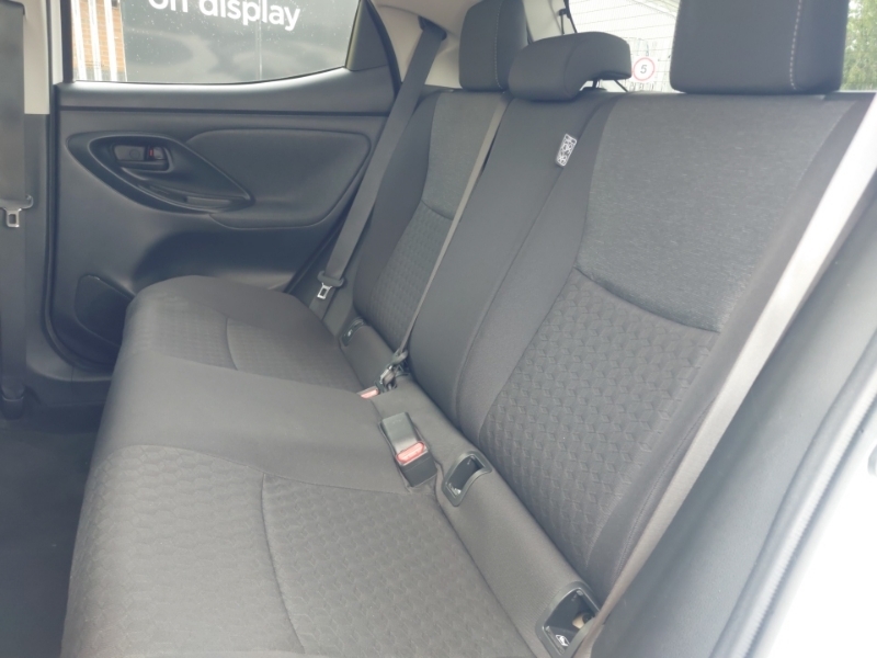 Toyota Yaris 1.5 Hybrid Design Cvt White #6