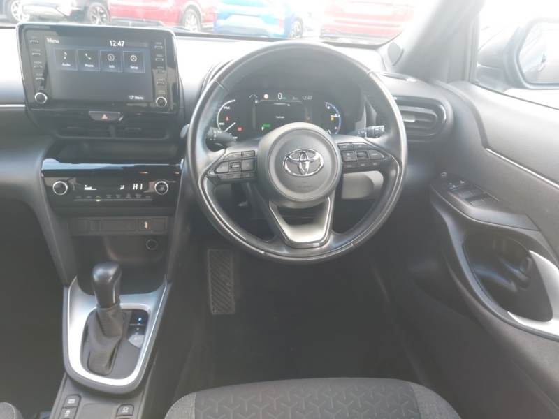Toyota Yaris Cross Dynamic Gold #13