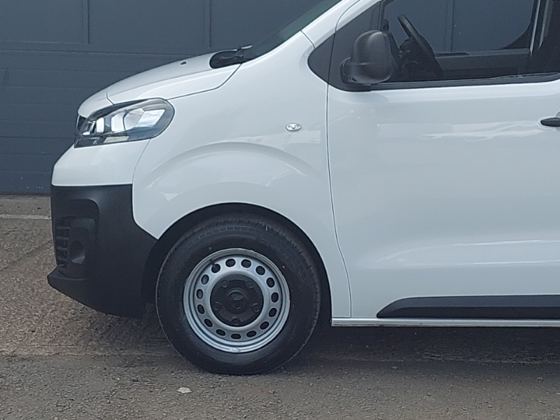 Vauxhall Vivaro 1.5 Turbo D 2700 Sportive Panel Van 6Dr Man White #19
