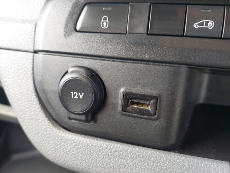 Vauxhall Vivaro 1.5 Turbo D 2700 Sportive Panel Van 6Dr Man White #16