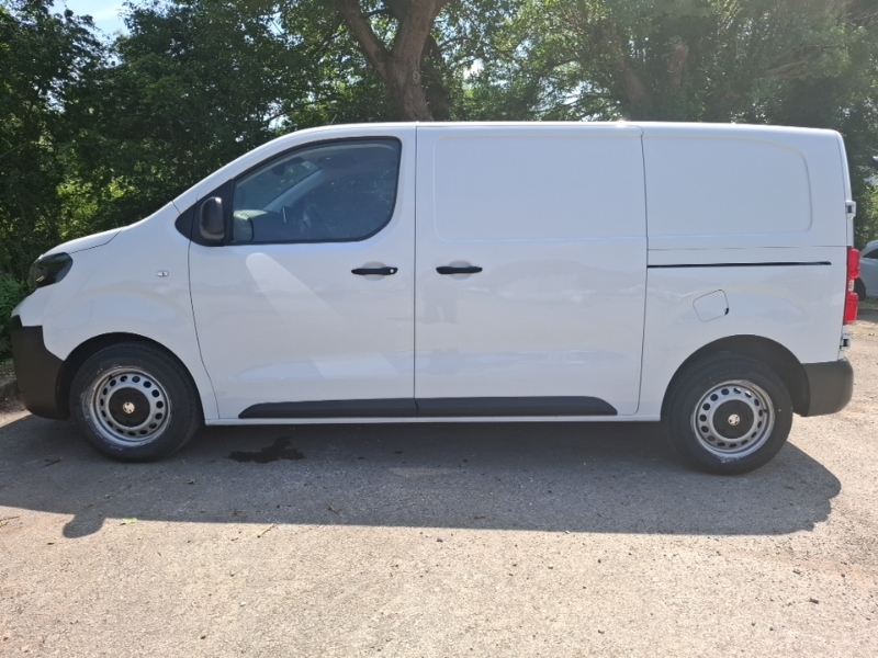 Vauxhall Vivaro 1.5 Turbo D 120 Prime H1 Van White #4