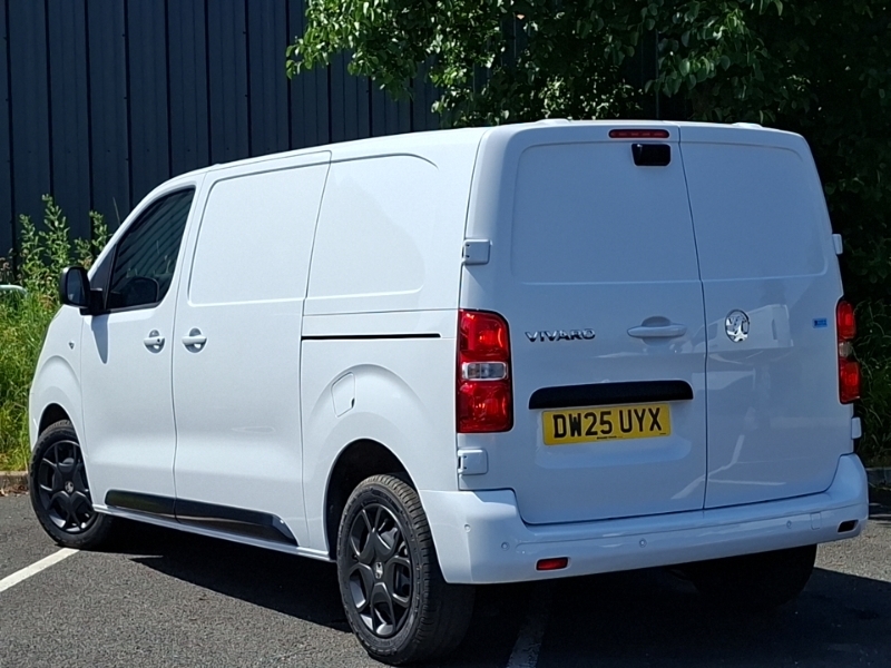 Vauxhall Vivaro 1.5 Turbo D 120 Pro H1 Van White #2