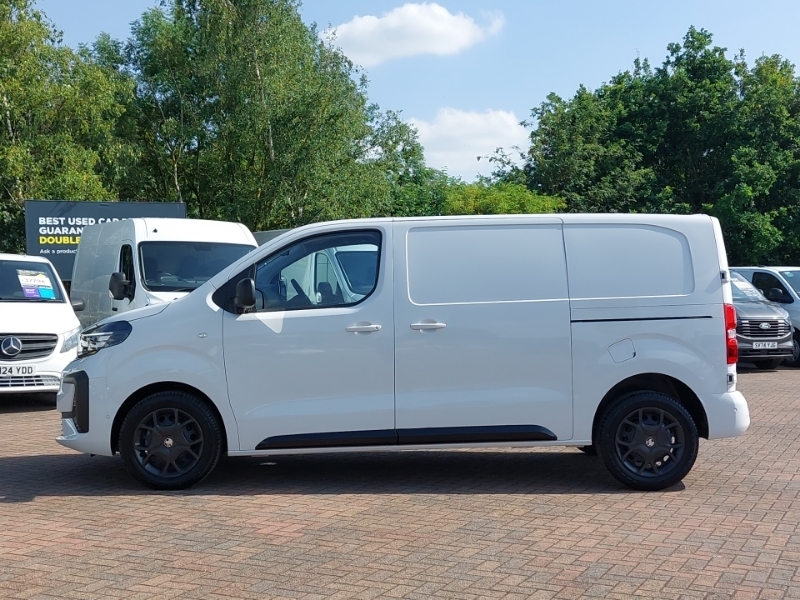 Vauxhall Vivaro 1.5 Turbo D 120 Pro H1 Van White #4