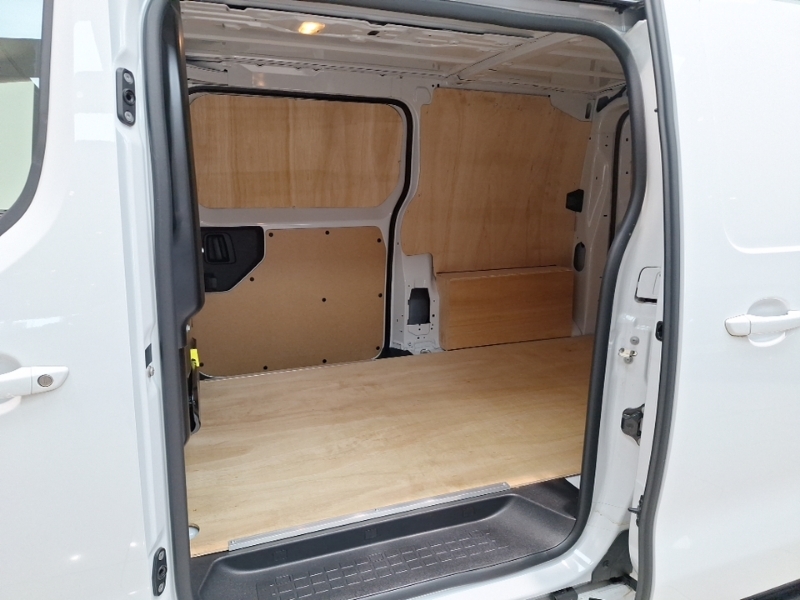 Vauxhall Vivaro 1.5 Turbo D 120 Pro H1 Van DW25UUX White #6