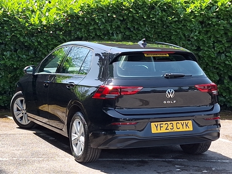 Volkswagen Golf 1.5 Tsi Life YF23CYK Black #2