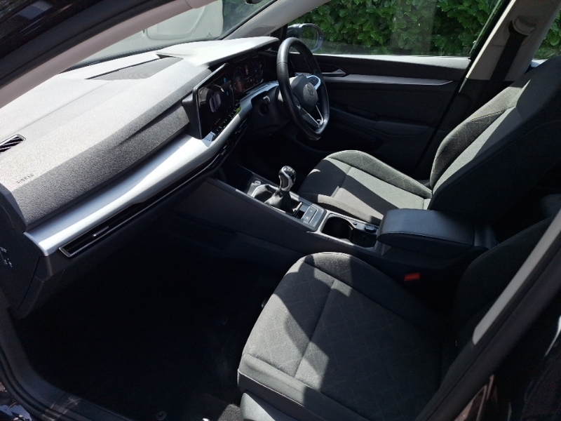 Volkswagen Golf 1.5 Tsi Life YF23CYK Black #5