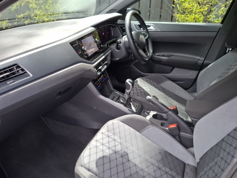 Volkswagen Polo 1.0 Tsi R-line Black #5