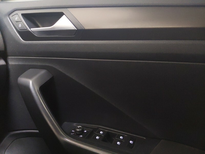 Volkswagen T-Roc 2018 68 1.6 Blue #19