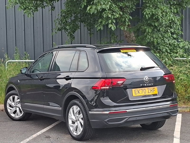 Volkswagen Tiguan 1.5 Tsi 150 Life Dsg Black #2
