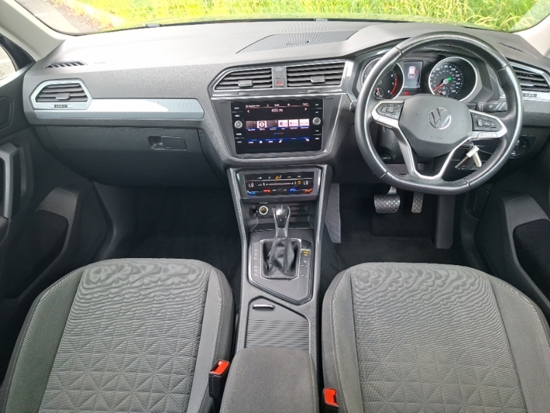 Volkswagen Tiguan 1.5 Tsi 150 Life Dsg Black #3