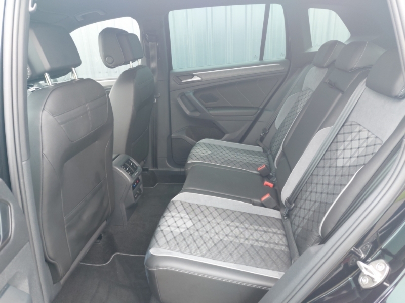 Volkswagen Tiguan 1.5 Tsi 150 R-line Dsg SE23WJJ Black #6