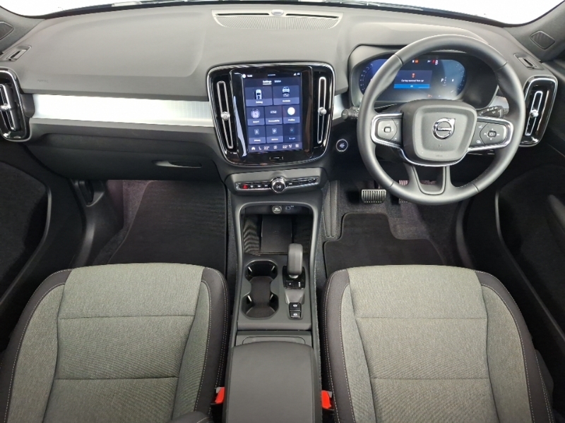Volvo XC40 2.0 B3p Core Black #4