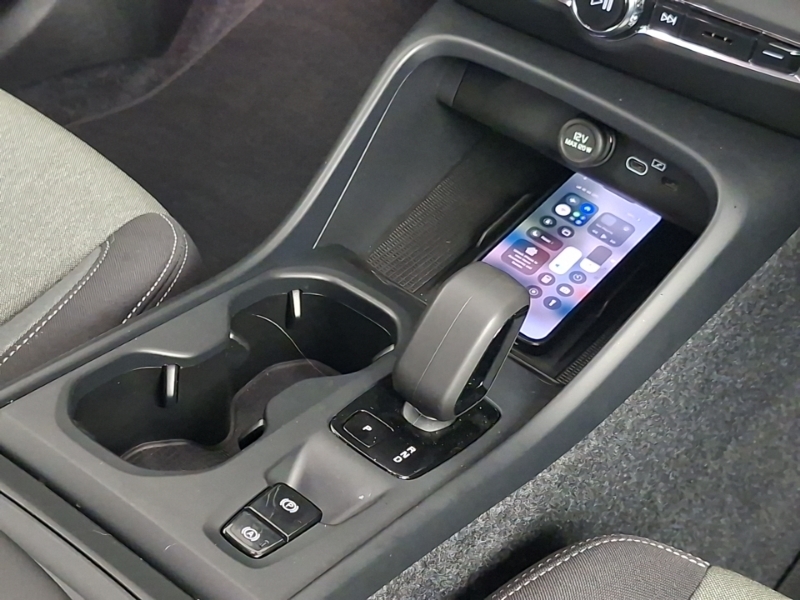 Volvo XC40 Plus, B3 Mild Hybrid, Dark White #10