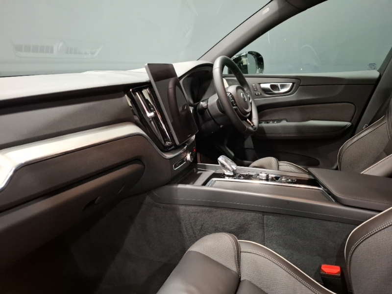 Volvo XC60 2.0 B5p Plus Black Edition Awd Geartronic Black #5
