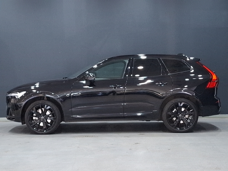 Volvo XC60 2.0 B5p Plus Black Edition Awd Geartronic Black #4