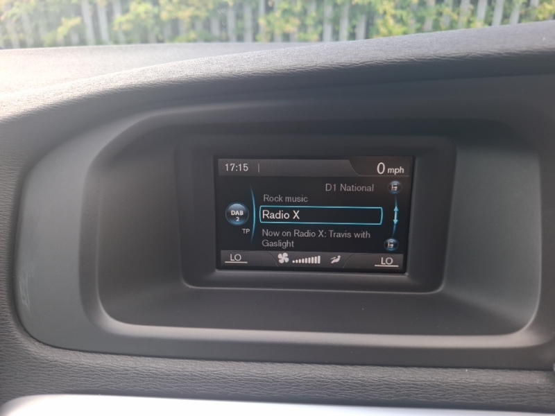Volvo V40 2.0 D2 R-design Hatchback Euro 6 Silver #11