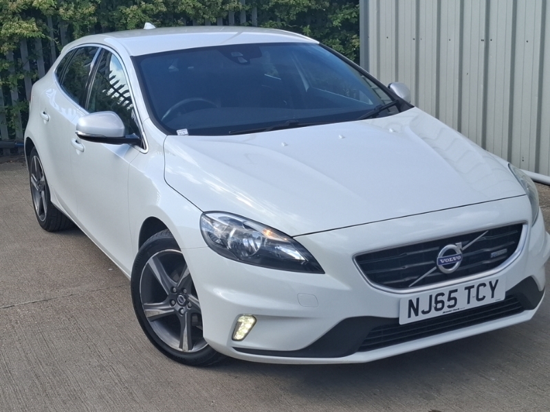 Volvo V40 D2 R Design White