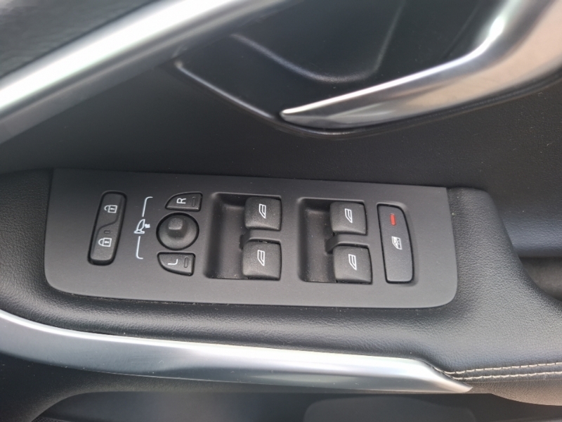 Volvo V40 2.0 D2 R-design Hatchback Euro 6 Silver #15