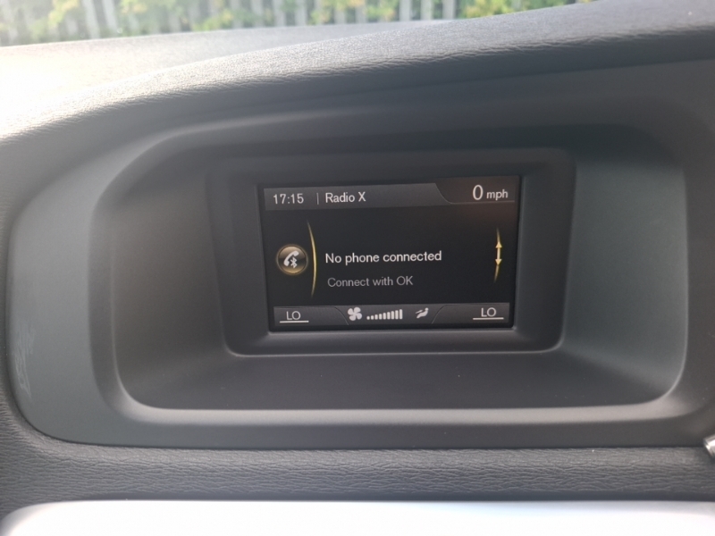 Volvo V40 2.0 D2 R-design Hatchback Euro 6 Silver #9