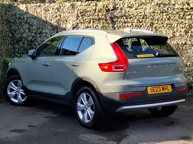 Volvo XC40 2.0 B3p Core Green #2