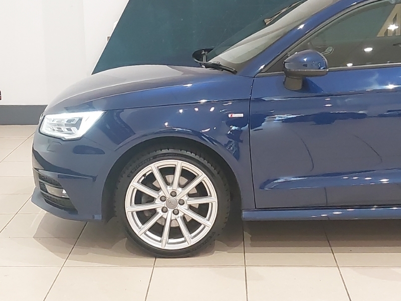 Audi A1 1L Se White #19