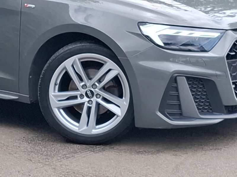 Audi A1 S Line Competition White #19