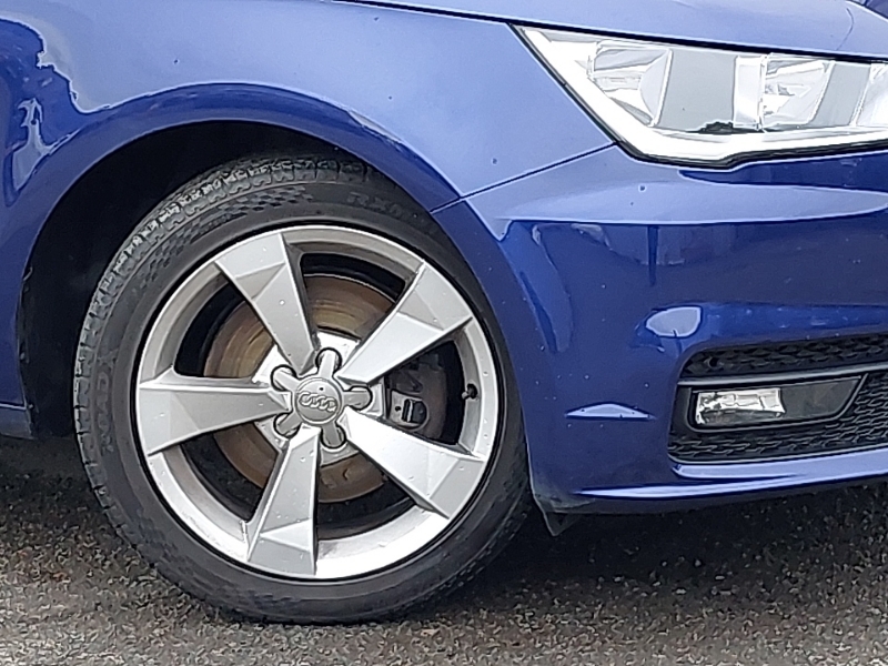 Audi A1 Black Edition Black #20