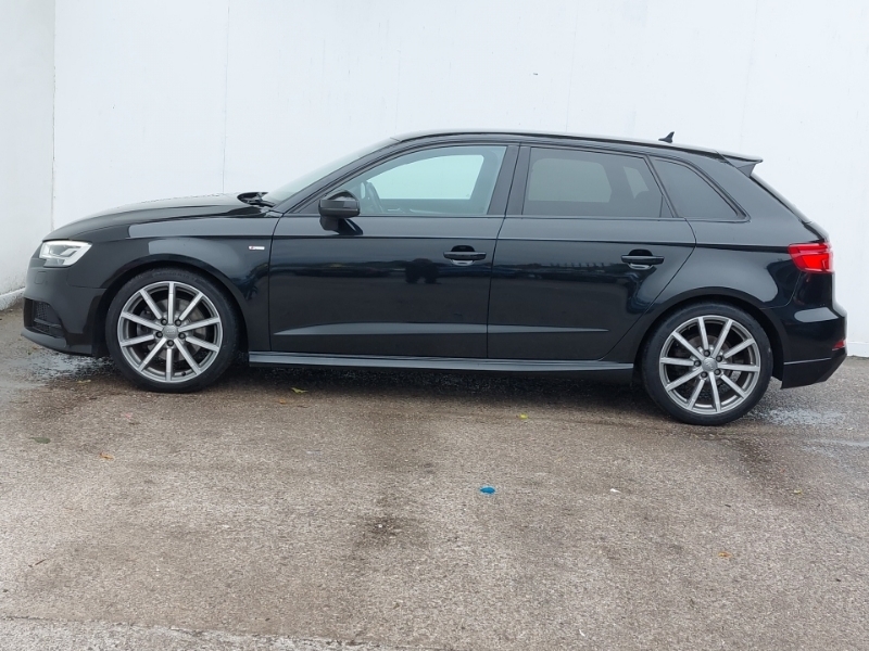 Audi A3 2.0 Tfsi Black Edition Black #4
