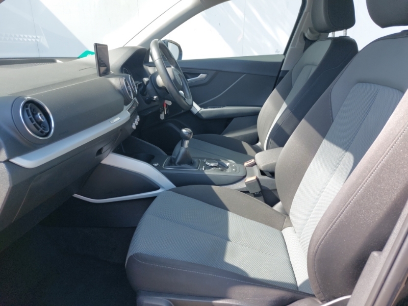 Audi Q2 30 Tfsi Technik Black #5