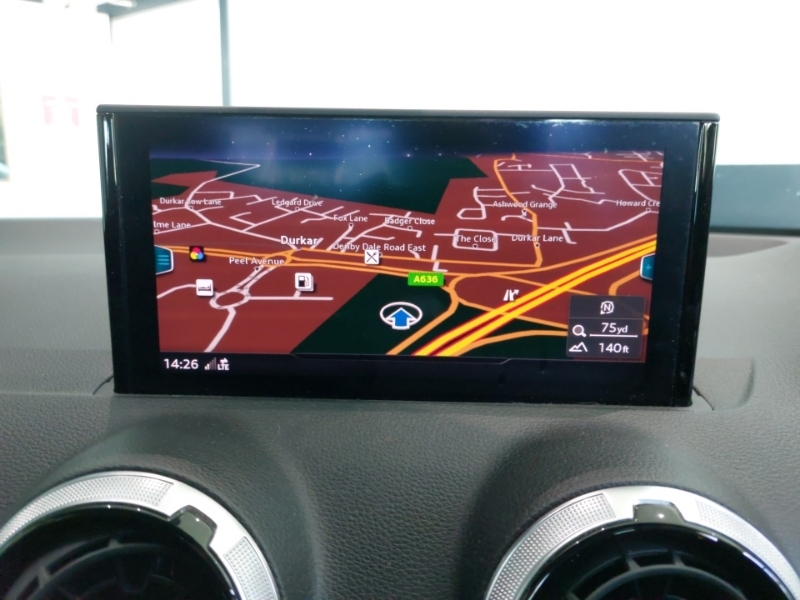 Audi Q2 30 Tfsi Technik Black #10