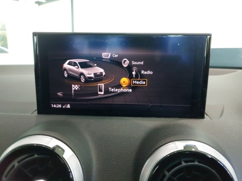 Audi Q2 30 Tfsi Technik Black #9