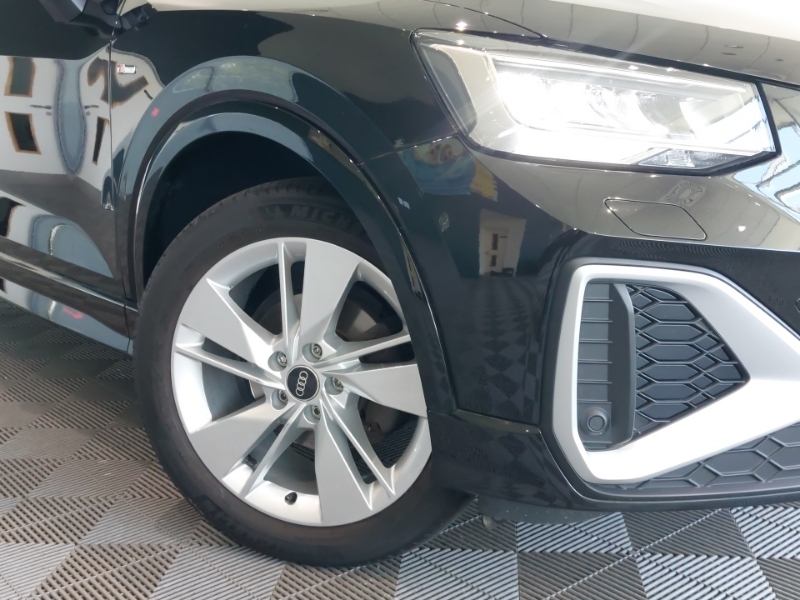 Audi Q2 30 Tfsi Technik Black #20