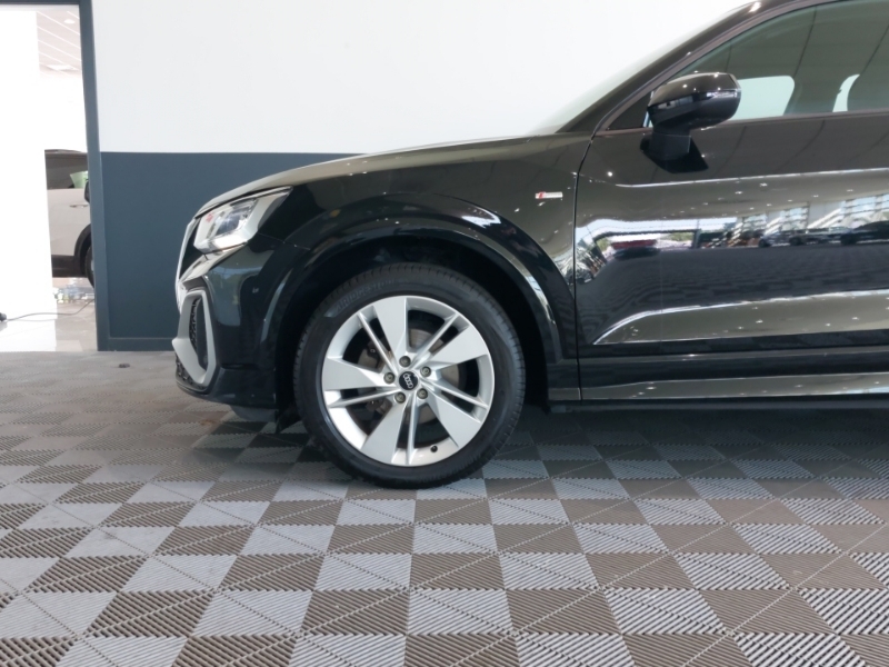 Audi Q2 30 Tfsi Technik Black #19