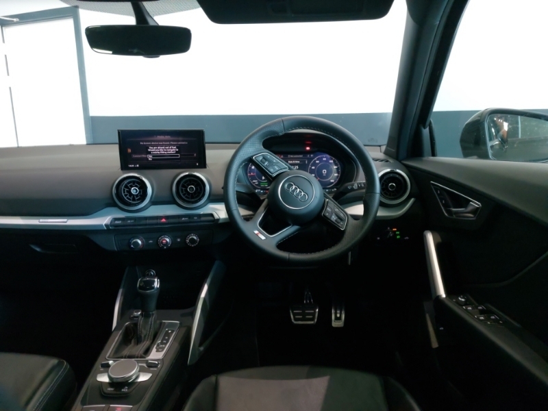 Audi Q2 30 Tfsi Technik Black #8