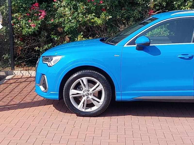 Audi Q3 Suv White #19