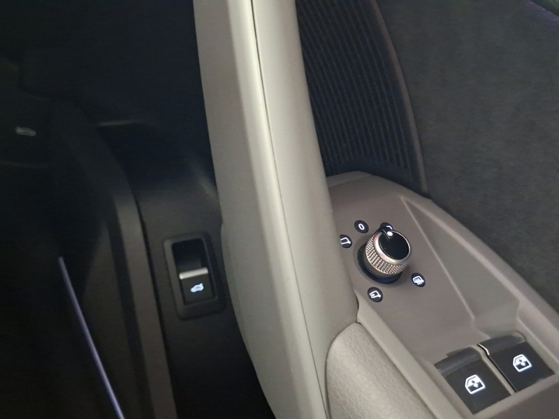 Audi Q5  Black #17