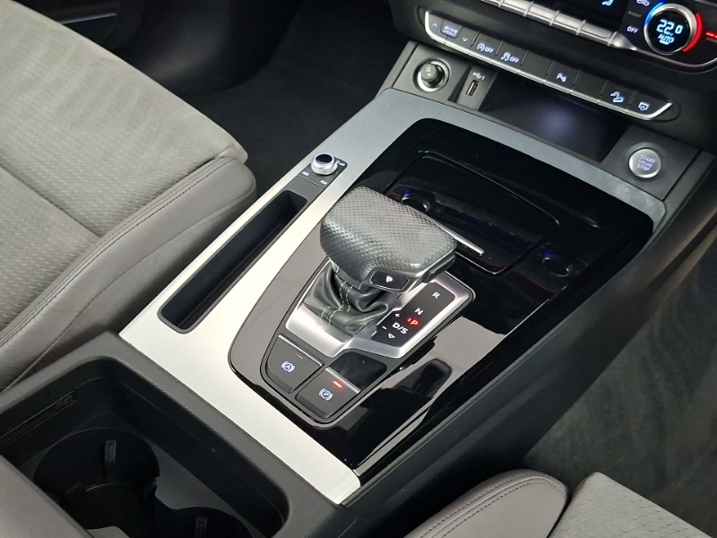Audi Q5  Black #10