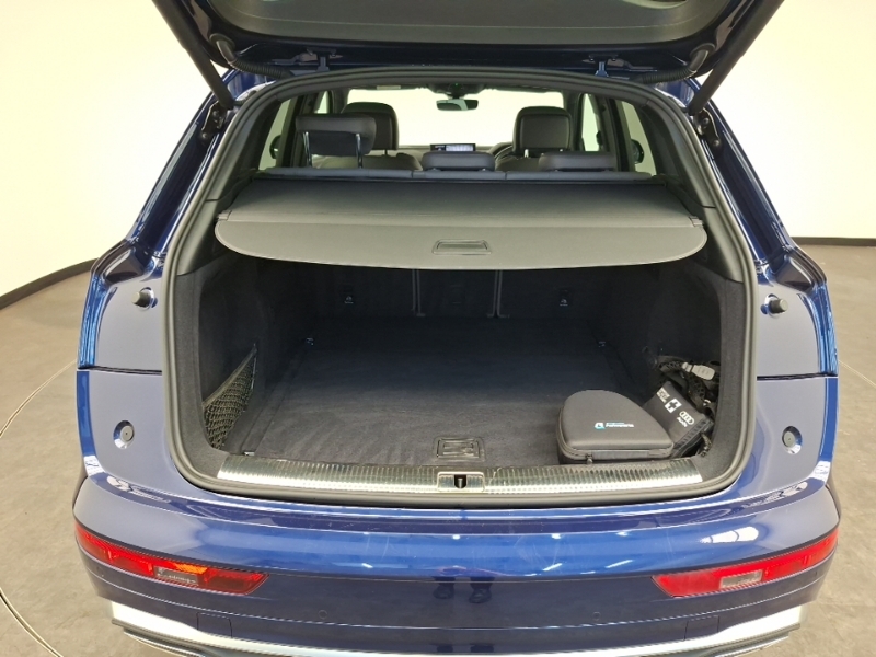 Audi Q5  Black #13