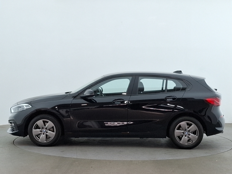 BMW 1 Series 118I 136 Se Live Cockpit Professional Black #4