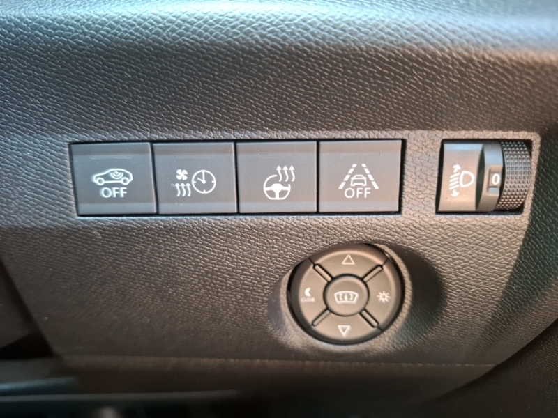 Citroen e-C4 100Kw Shine Plus 50Kwh Brown #16
