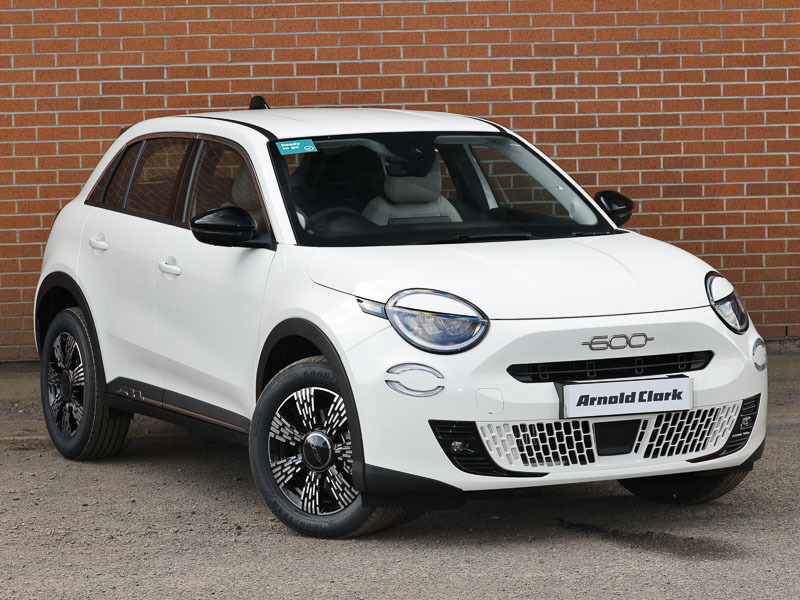 Fiat 600 1.2 Hybrid 48V Edct-6 Black