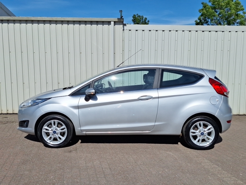 Ford Fiesta 1.25 82 Zetec Silver #4