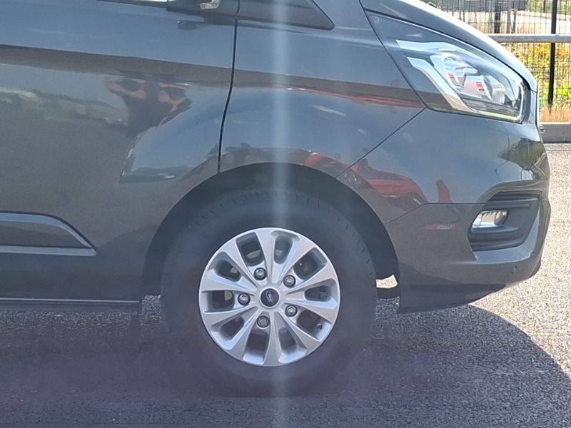 Ford Transit Custom 2L Limited White #19