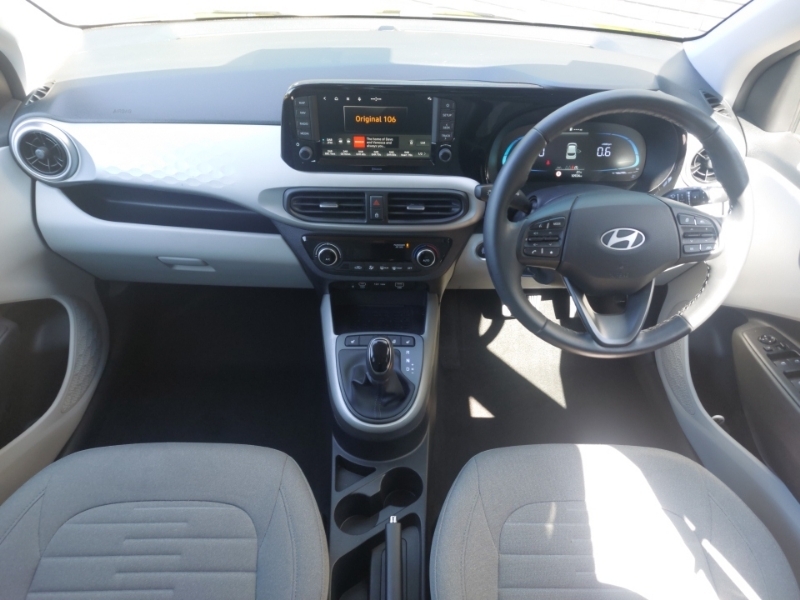 Hyundai I10 1.2 79 Premium Nav Green #3