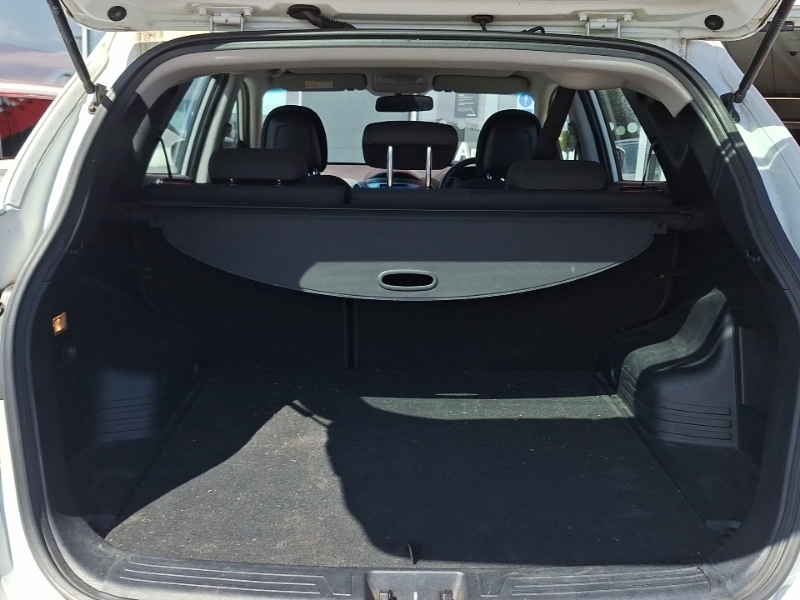 Hyundai Ix35 1.7 Se Nav Crdi White #18
